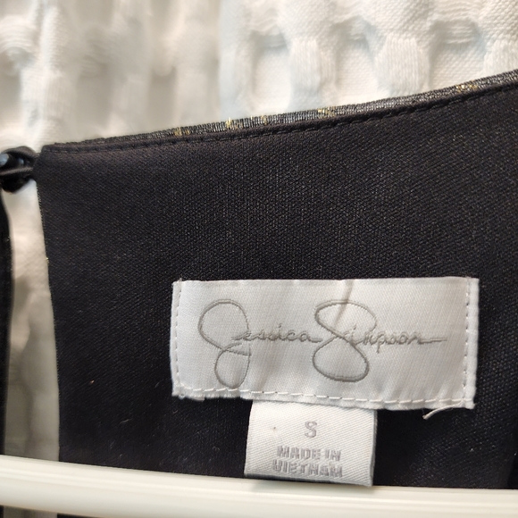 Black and gold foil Jessica Simpson dress with beautiful slit arms. - Picture 5 of 5